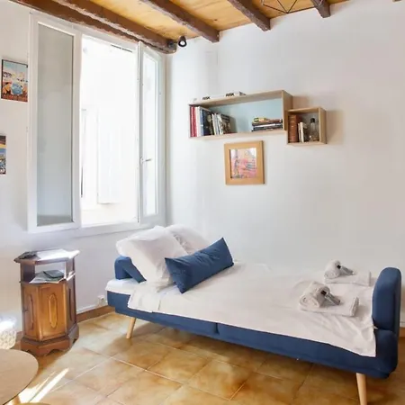 Apartment Charming Old Town With Ac And Parking