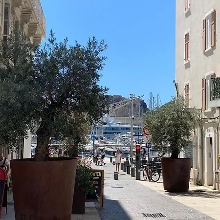 Charming Old Town With Ac And Parking Apartment *