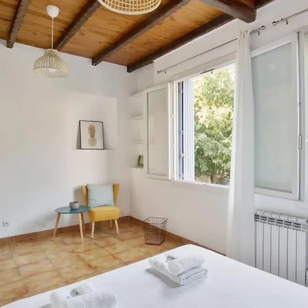 Charming Old Town With Ac And Parking Apartment *